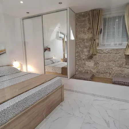 Tales Of Split - 100 Meters From The Seafront Apartment *