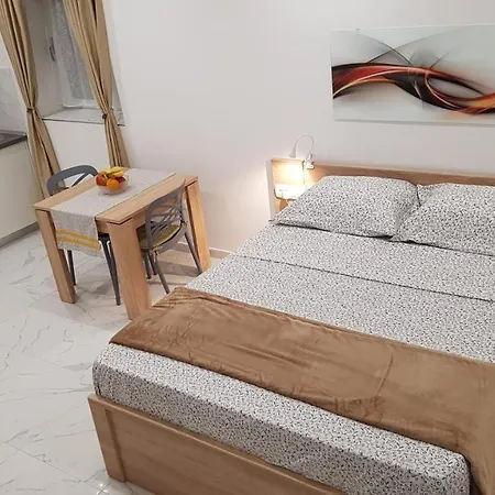 Tales Of Split - 100 Meters From The Seafront Apartment *