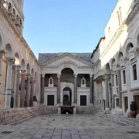 Tales Of Split, In Center, 100m From Sea Apartamento Split