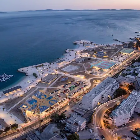 Lejlighed Tales Of - 100 Meters From The Seafront Split