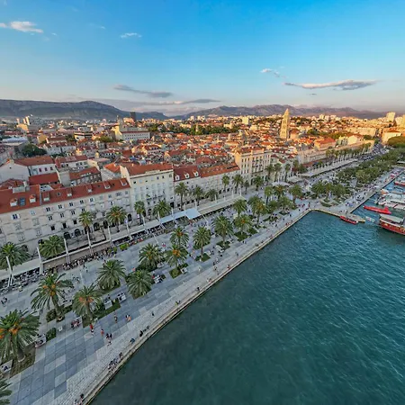 Tales Of - 100 Meters From The Seafront Lejlighed Split