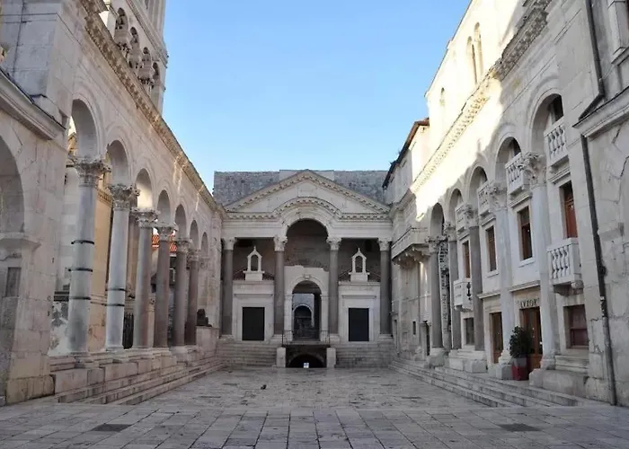 Tales Of - 100 Meters From The Seafront Lejlighed Split