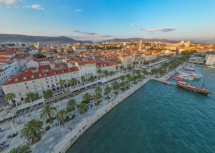 Tales Of Split - 100 Meters From The Seafront Апартаменты Сплит